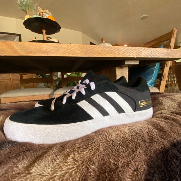 Adidas - Picture 3 of 3